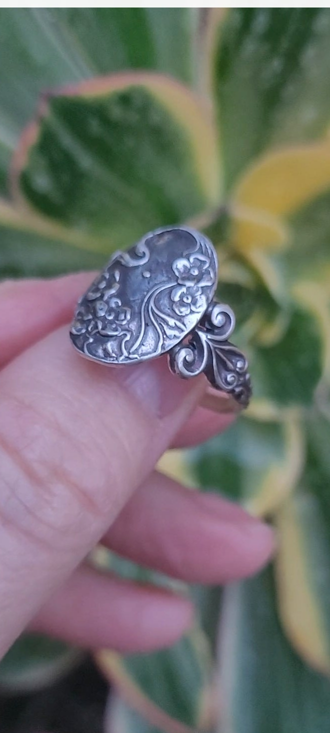 The romantic. Gorgeous and sweet sterling silver ring
