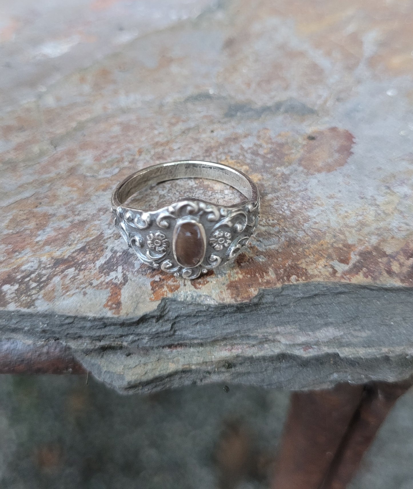 Art nouveau signet ring.