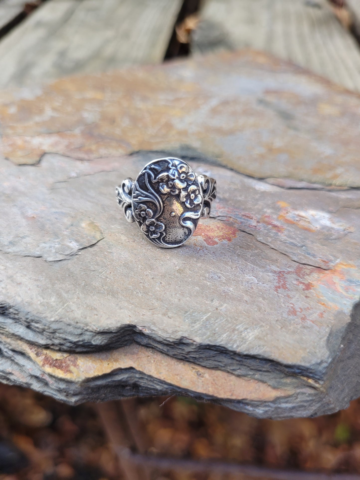 The romantic. Gorgeous and sweet sterling silver ring