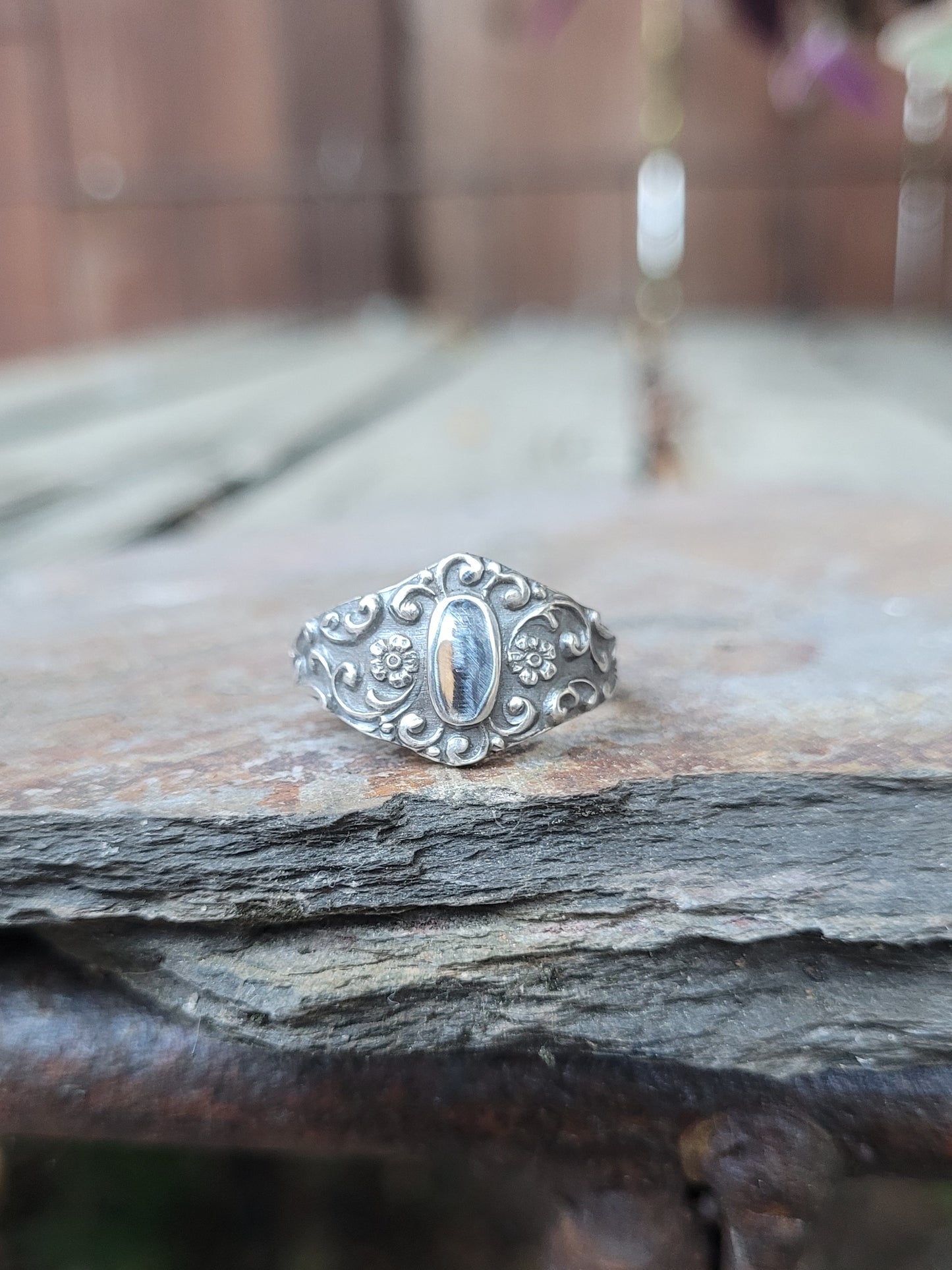 Art nouveau signet ring.